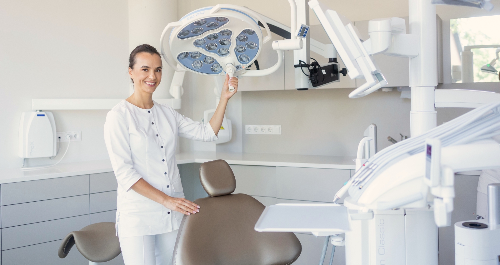 parodontoloog Tatjana Kašunina hambaravi kabinetis