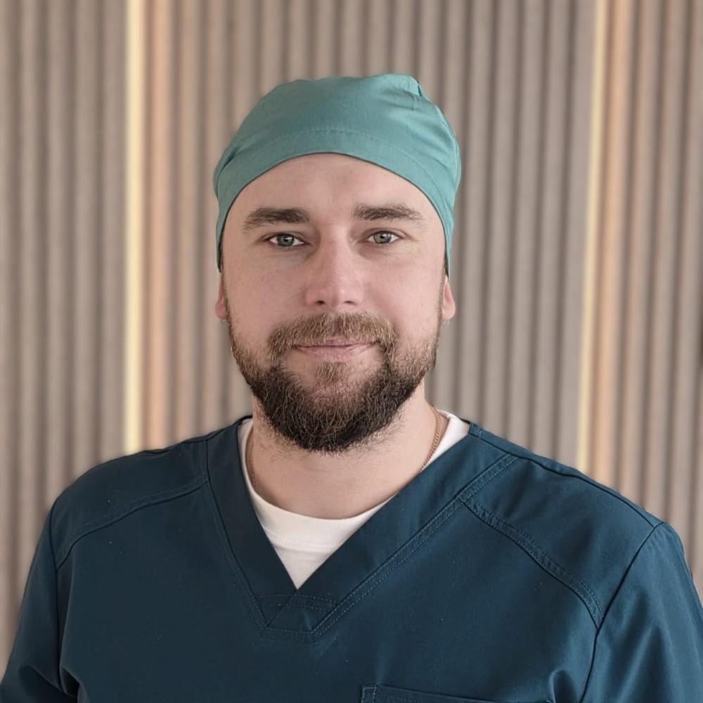 Parodontoloog Aleksandrs Grišulonoks